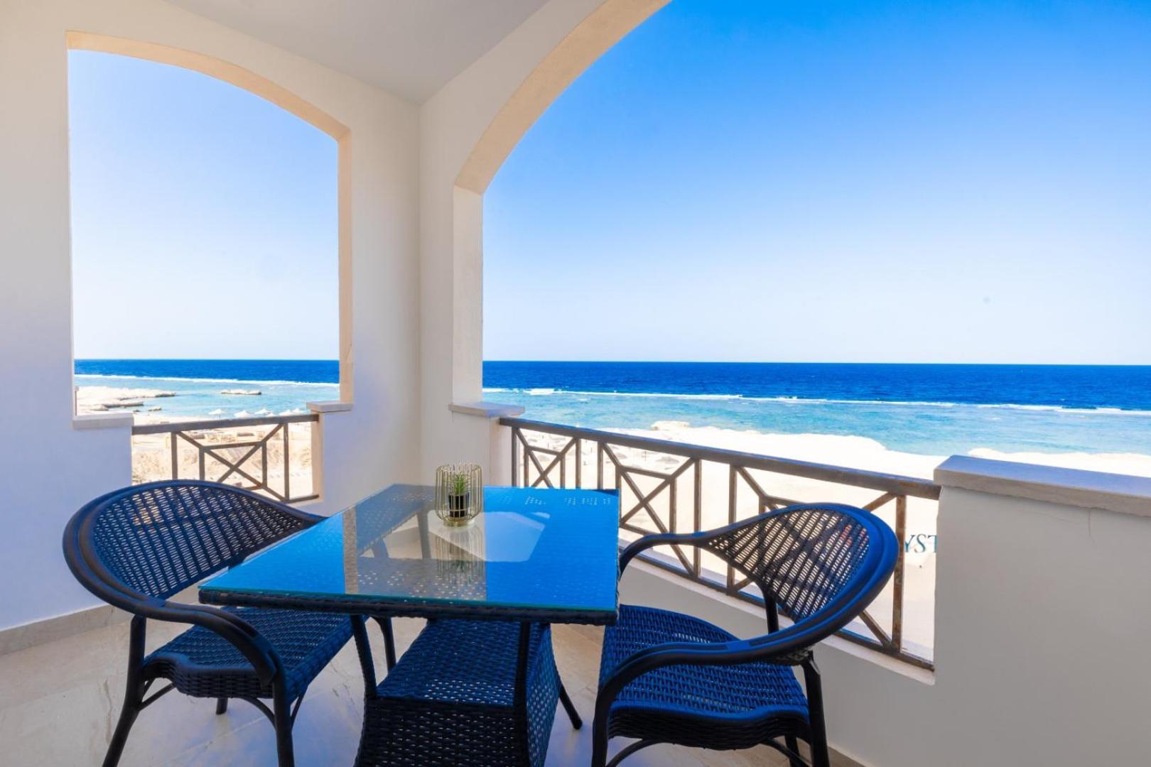 Oyster Bay Beach Resort Abu Dabab Exterior photo