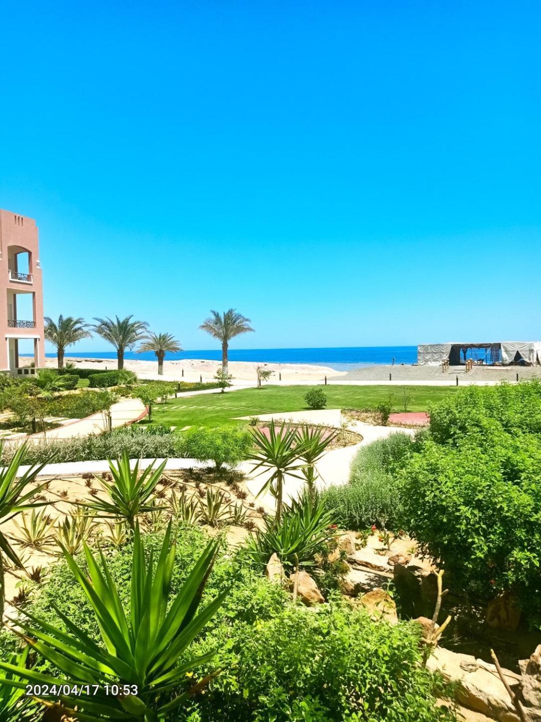 Oyster Bay Beach Resort Abu Dabab Exterior photo