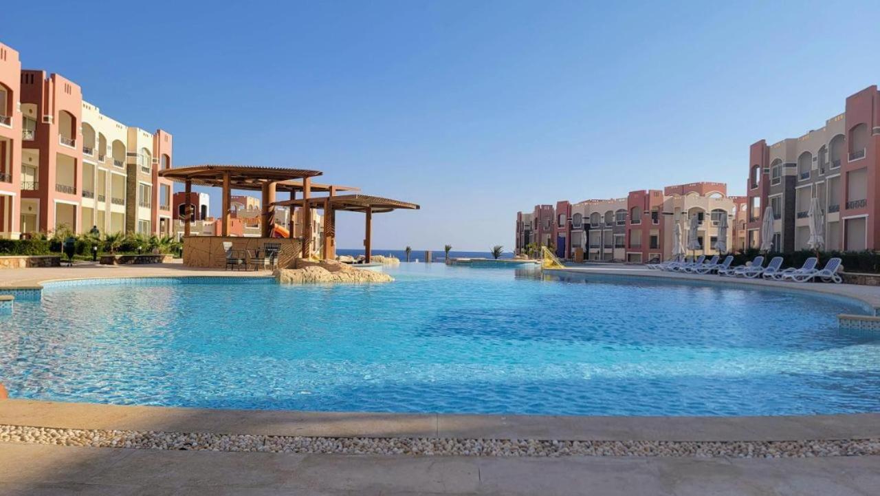 Oyster Bay Beach Resort Abu Dabab Exterior photo