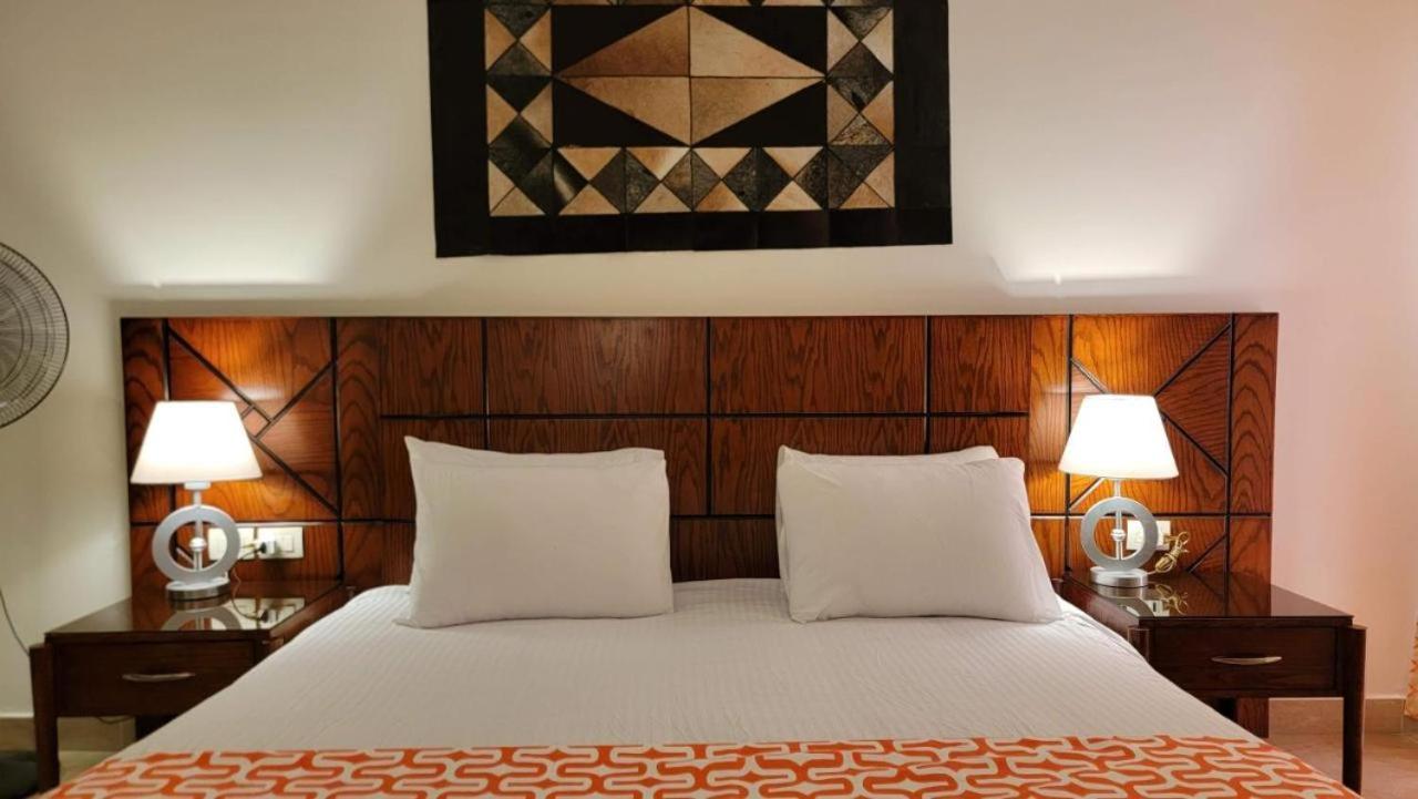 Oyster Bay Beach Resort Abu Dabab Exterior photo
