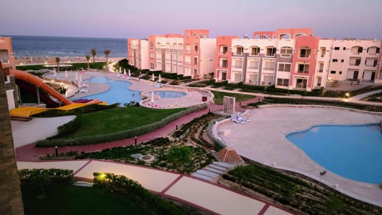 Oyster Bay Beach Resort Abu Dabab Exterior photo